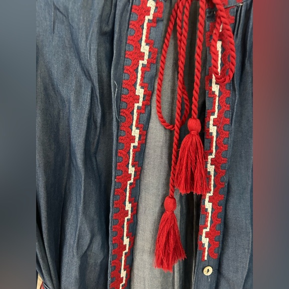 Latiste embroidered chambray maxi dress with side slits - Picture 10 of 11